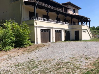 MAISON INDIVIDUELLE AVEC PISCINE A VENDRE - GAP - 267 m2 - 650000€