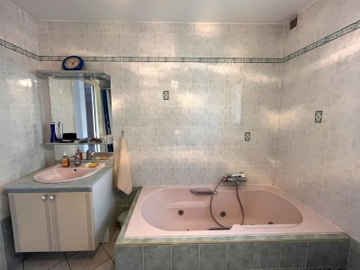 MAISON A VENDRE - ST MARTIN DE QUEYRIERE - 190 m2 - 630000€